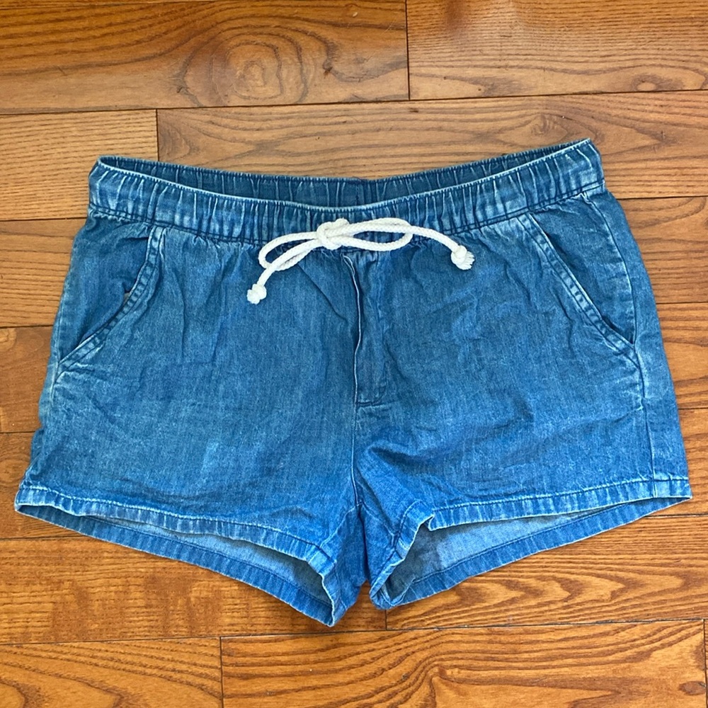 💙Aerie blue denim drawstring shorts women’s size small.